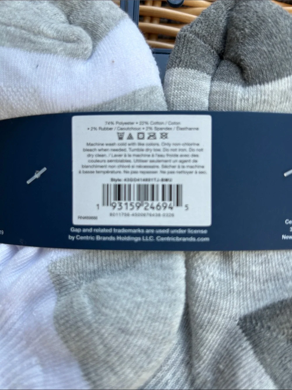 GAP (8pk) Boys Quarters Socks (shoe 7-10) Colors: Black-3, White-3, Lt. Grey-2